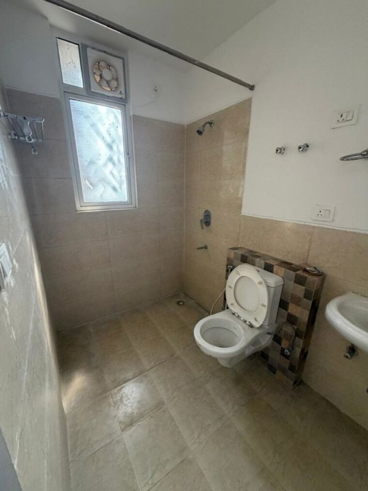 Bathroom, ats-allure 2 Bedroom 1150 Sq.Ft. Apartment In Sector 22d Yamuna Expressway Greater Noida 10758508