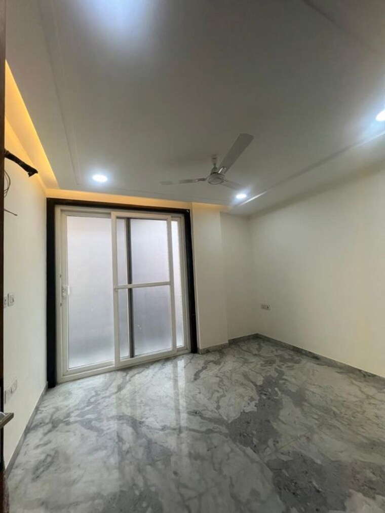 Room, dwarka mor 3 Bedroom 1050 Sq.Ft. Builder Floor In Dwarka Mor Delhi 10758589