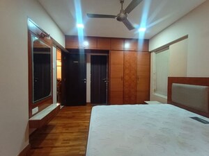 Room in 2 BHK Apartment at Diamond Garden, Chembur – for Rent