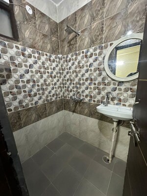 Bathroom in 1 RK Builder Floor at Sector 41 – for Rent