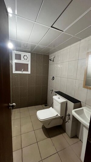 Bathroom in 3 BHK Apartment at Prestige Finsbury Park Regent, Bagaluru – for Rent