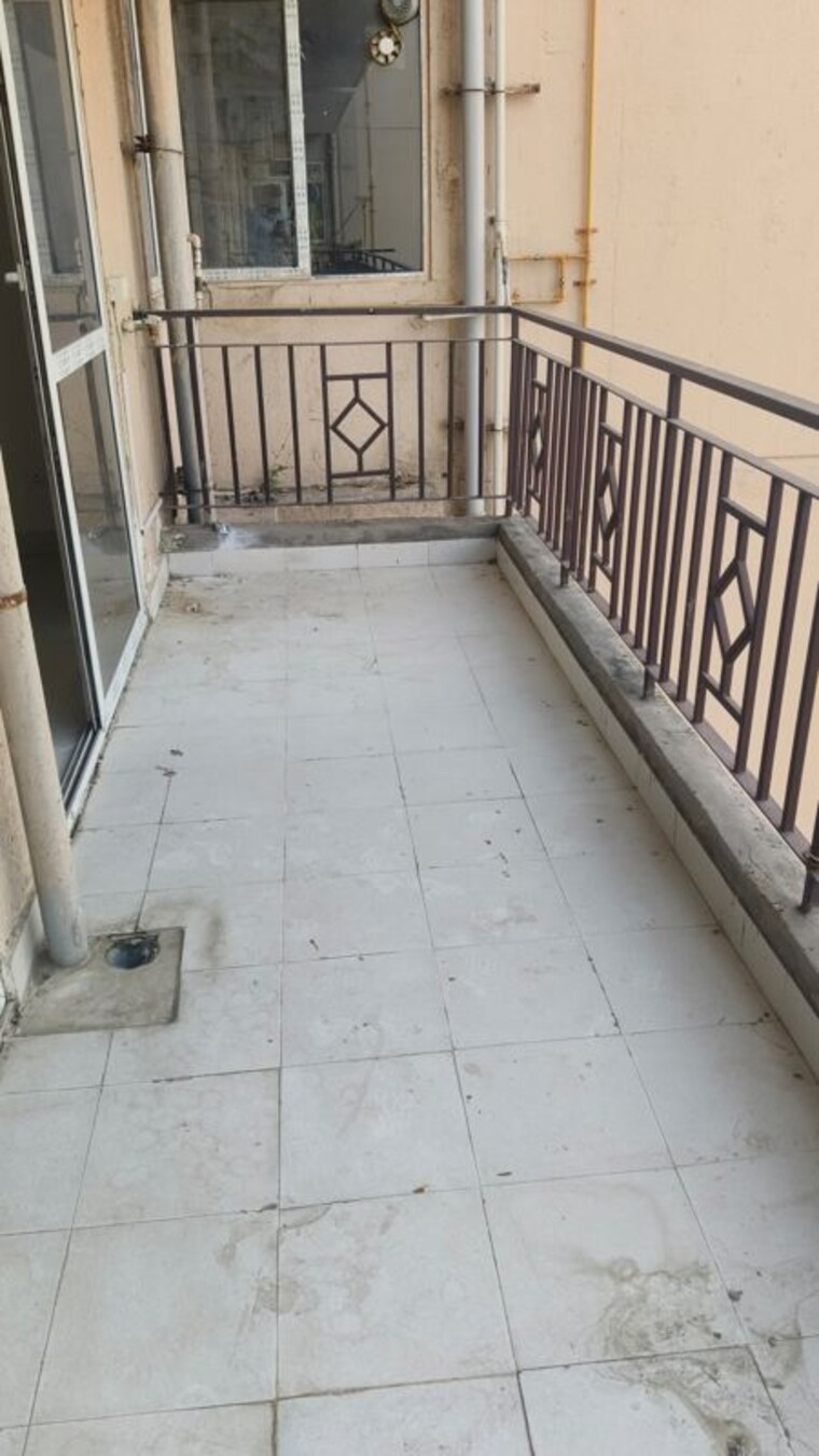 Balcony, signature-global-andour-height 2 Bedroom 600 Sq.Ft. Apartment In Sector 71 Gurgaon 10758686