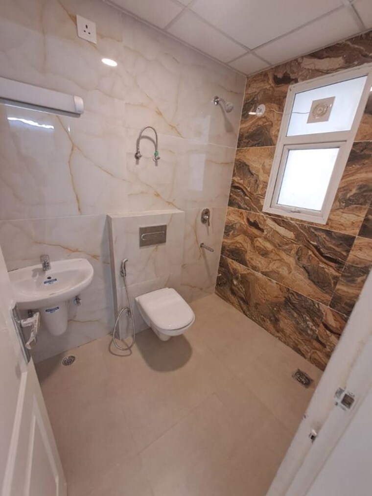 Bathroom, omaxe-the-palace 3 Bedroom 1550 Sq.Ft. Apartment In Gomti Nagar Lucknow 10758703