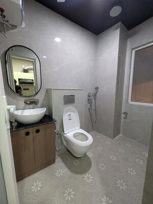 Bathroom in 1 BHK Builder Floor at Sector 46 – for Rent
