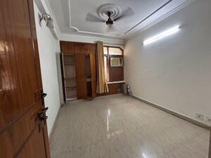 Room in 3 BHK Apartment at Sector 6 Dwarka – for Sale