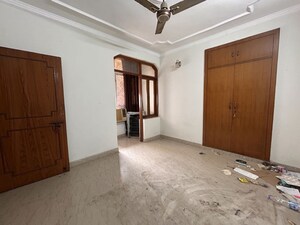 Room in 3 BHK Apartment at Sector 6 Dwarka – for Sale