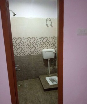 Bathroom in 2 BHK Independent House at Daliganj – for Rent