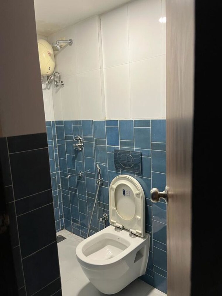 Bathroom, lodha-amara 1.5 Bedroom 550 Sq.Ft. Apartment In Kolshet Road Thane 10758726