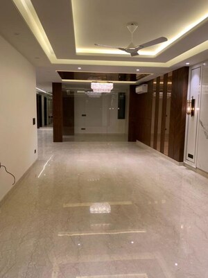 Kitchen in 4 BHK Builder Floor at DLF The Grove, Sector 54 – for Rent