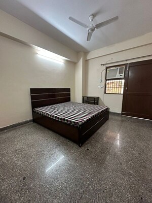 1 RK Builder Floor For Rent in Sector 55