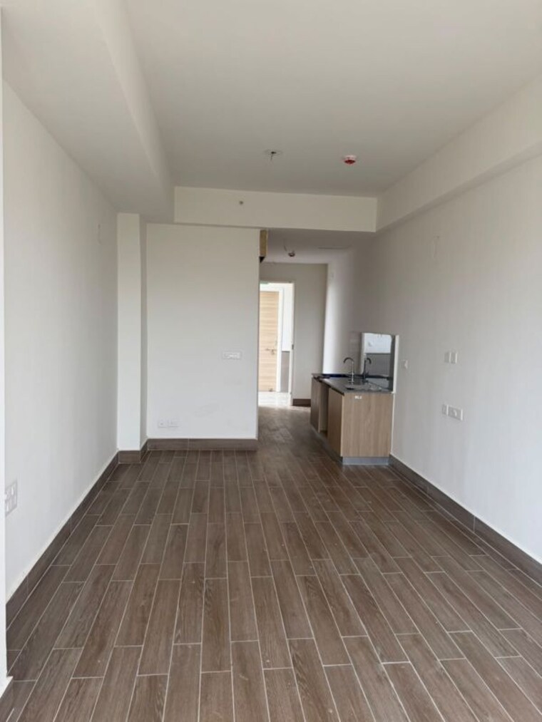 Room, gaur-aerocity 1 RK 485 Sq.Ft. Apartment In Gaur Yamuna City Greater Noida 10758720