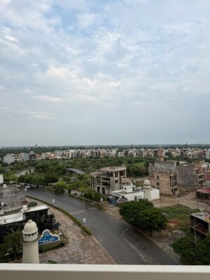 Plot Area in 1 RK Apartment at Gaur Aerocity, Gaur Yamuna City – for Rent