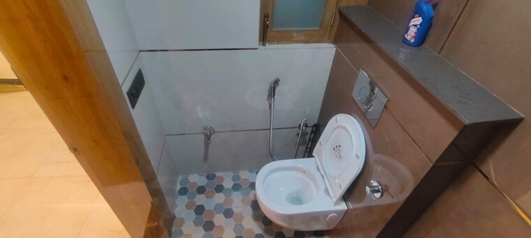 Bathroom, neb sarai 2 Bedroom 950 Sq.Ft. Builder Floor In Neb Sarai Delhi 10758738
