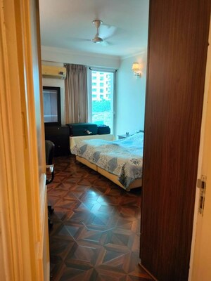 Bedroom in 4 BHK Apartment at DLF The Icon, Dlf Phase V – for Rent