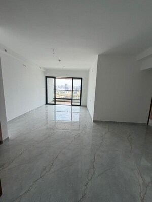 Room in 3 BHK Apartment at Majestique Signature Towers, Balewadi – for Sale