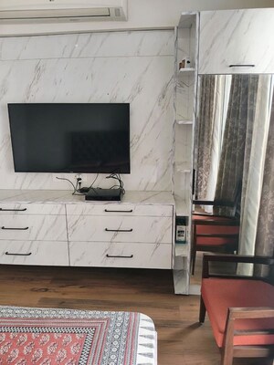 Room in 4 BHK Apartment at Bestech Park View Grand Spa, Sector 81 – for Rent