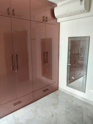 Room in 4 BHK Apartment at Bestech Park View Grand Spa, Sector 81 – for Rent