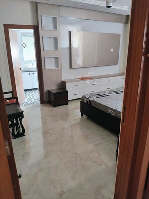 Room in 4 BHK Apartment at Bestech Park View Grand Spa, Sector 81 – for Rent