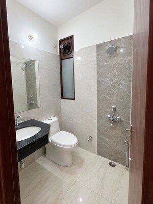 Bathroom in 1 RK Builder Floor at Dlf Phase I – for Rent