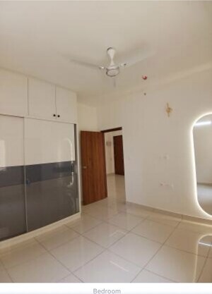 Room in 3 BHK Apartment at Prestige Finsbury Park Regent, Bagaluru – for Rent