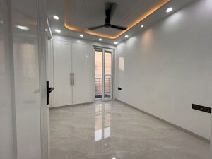 Room in 3 BHK Apartment at Sector 6 Dwarka – for Sale