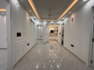 Room in 3 BHK Apartment at Sector 6 Dwarka – for Sale