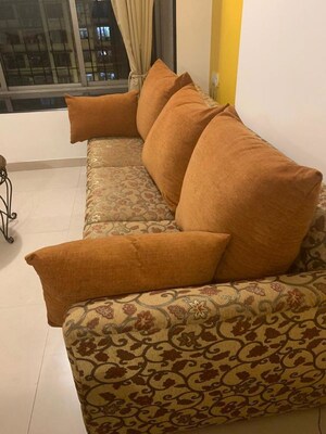 Living Room in 2 BHK Apartment at Chembur – for Rent