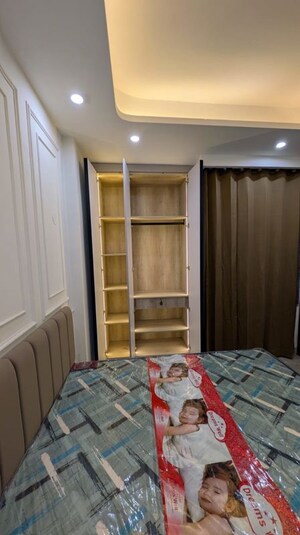 Bedroom in 3 BHK Builder Floor at Sector 52 – for Rent