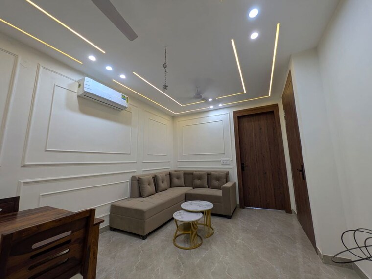 Team Area, sector 52 3 Bedroom 2200 Sq.Ft. Builder Floor In Sector 52 Gurgaon 10758814