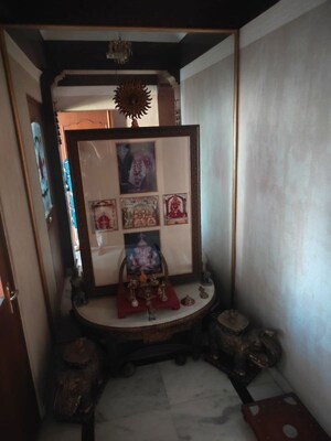 Furnished Amenities in 3 BHK Apartment at Suncity Essel Tower, Sector 28 – for Rent