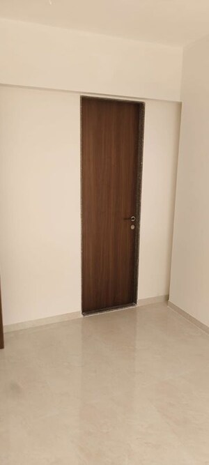 Room in 1 BHK Apartment at Vaibhavlaxmi Queens Avenue, Chembur – for Rent