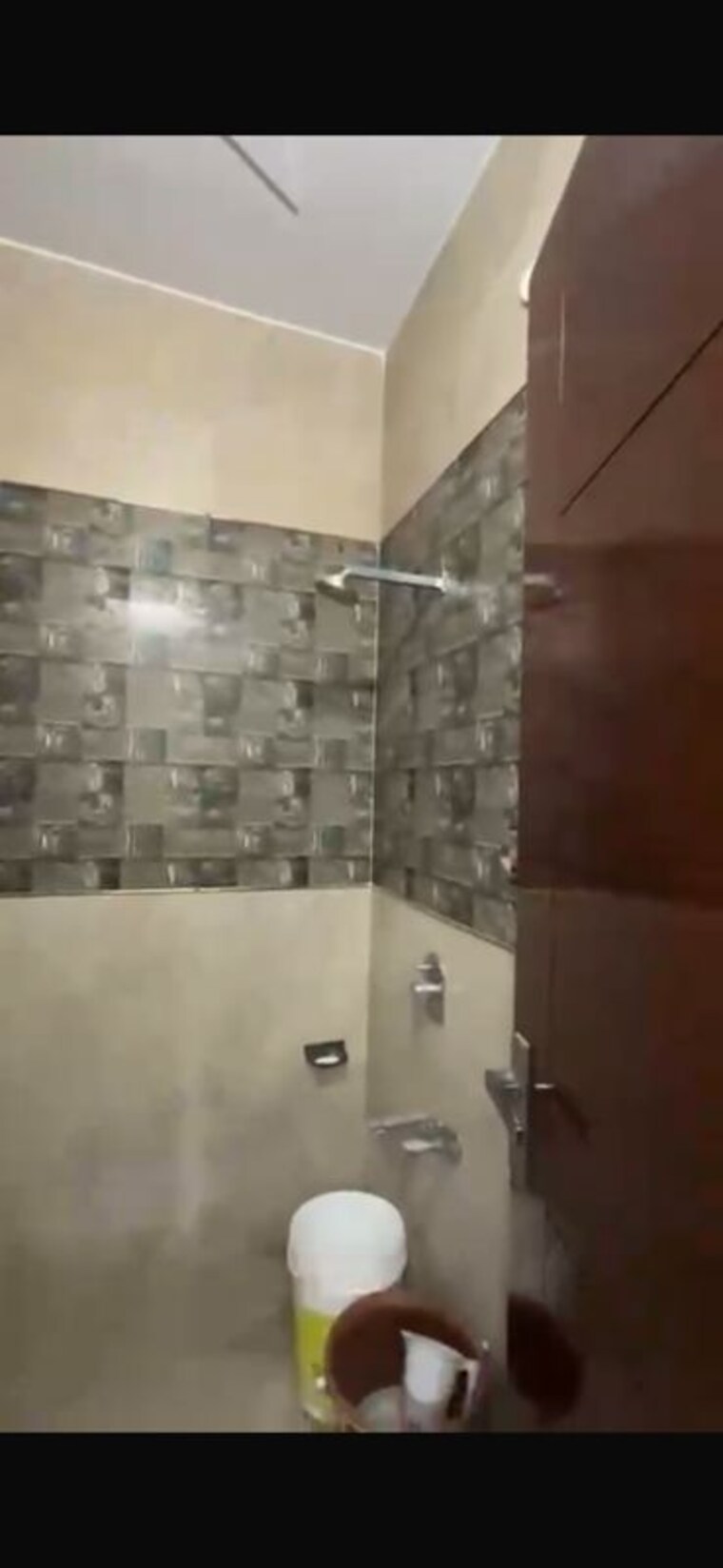 Bathroom, sector 76 5 Bedroom 303 Sq.Yd. Independent House In Sector 76 Faridabad 10758806