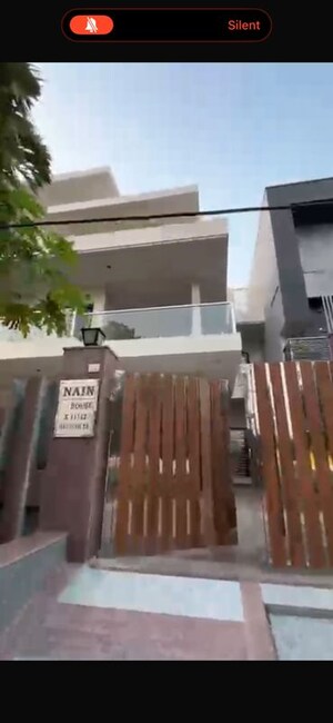 Team Area in 5 BHK Independent House at Sector 76 – for Sale