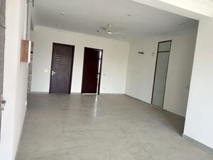 Room in 3 BHK Builder Floor at Sector 52 – for Rent