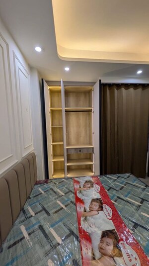 Bedroom in 2 BHK Builder Floor at Sector 42 – for Rent