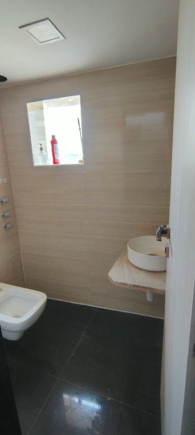 Bathroom, pinnacle-corporate-park Commercial Office Space 1000 Sq.Ft. In Santacruz East Mumbai 10758786