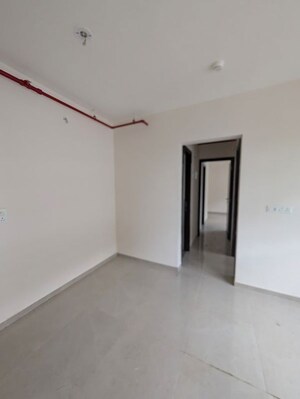 Room in 2 BHK Apartment at Piramal Vaikunth, Balkum Pada – for Rent