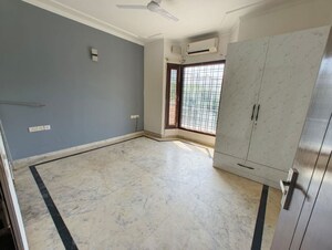 Room in 3 BHK Builder Floor at Sector 55 – for Rent