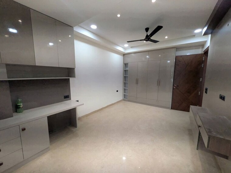 Room, sector 56 3.5 Bedroom 2800 Sq.Ft. Builder Floor In Sector 56 Gurgaon 10758873