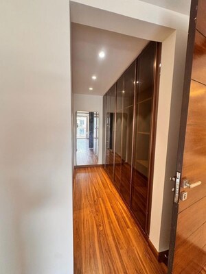 Building Lobby in 3 BHK Builder Floor at Sector 57 – for Rent