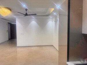 Room in 3 BHK Builder Floor at Sector 57 – for Rent