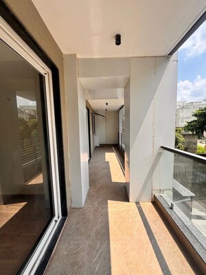 Building Lobby in 3 BHK Builder Floor at Sector 57 – for Rent