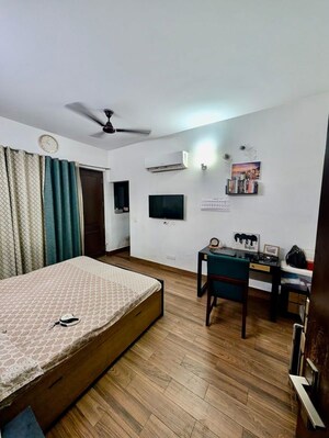 Bedroom in 2 BHK Builder Floor at Sector 57 – for Rent