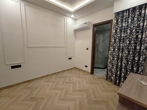 Bedroom in 3 BHK Builder Floor at Sector 57 – for Rent