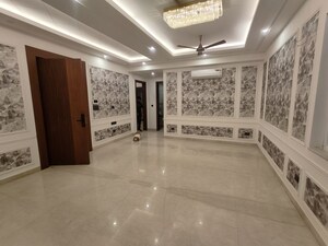 Room in 3 BHK Builder Floor at Sector 57 – for Rent