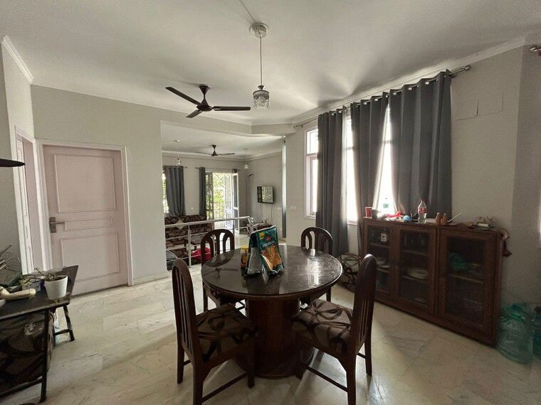Gym, sector 14 2 Bedroom 1299 Sq.Ft. Independent House In Sector 14 Gurgaon 10758891