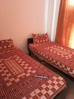 1 BHK Independent House For Rent in Sector 11