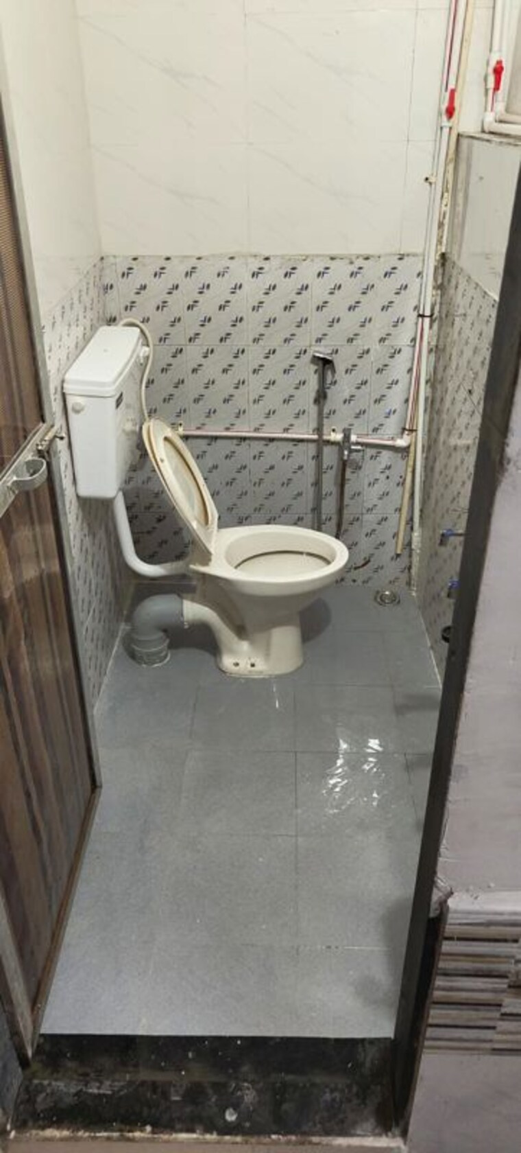 Bathroom, om-ashish-chs 3 Bedroom 950 Sq.Ft. Penthouse In Malad West Mumbai 10758937