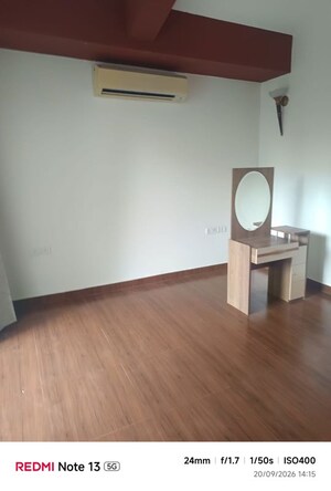 Room in 4 BHK Villa at Jaypee Town Homes, Jaypee Greens – for Rent