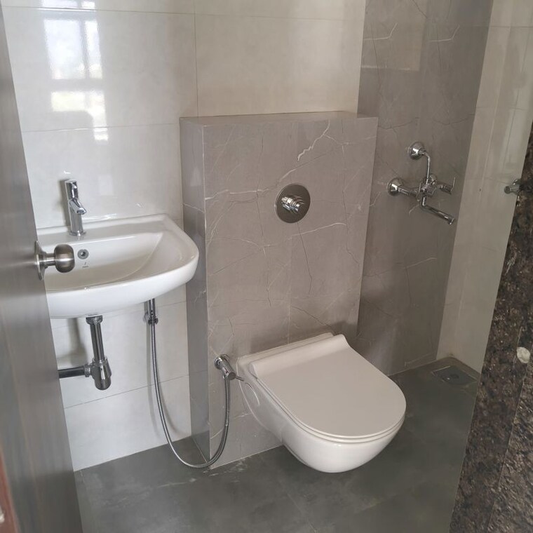 Bathroom, atul-horizon 1 Bedroom 420 Sq.Ft. Apartment In Bhandup West Mumbai 10758936